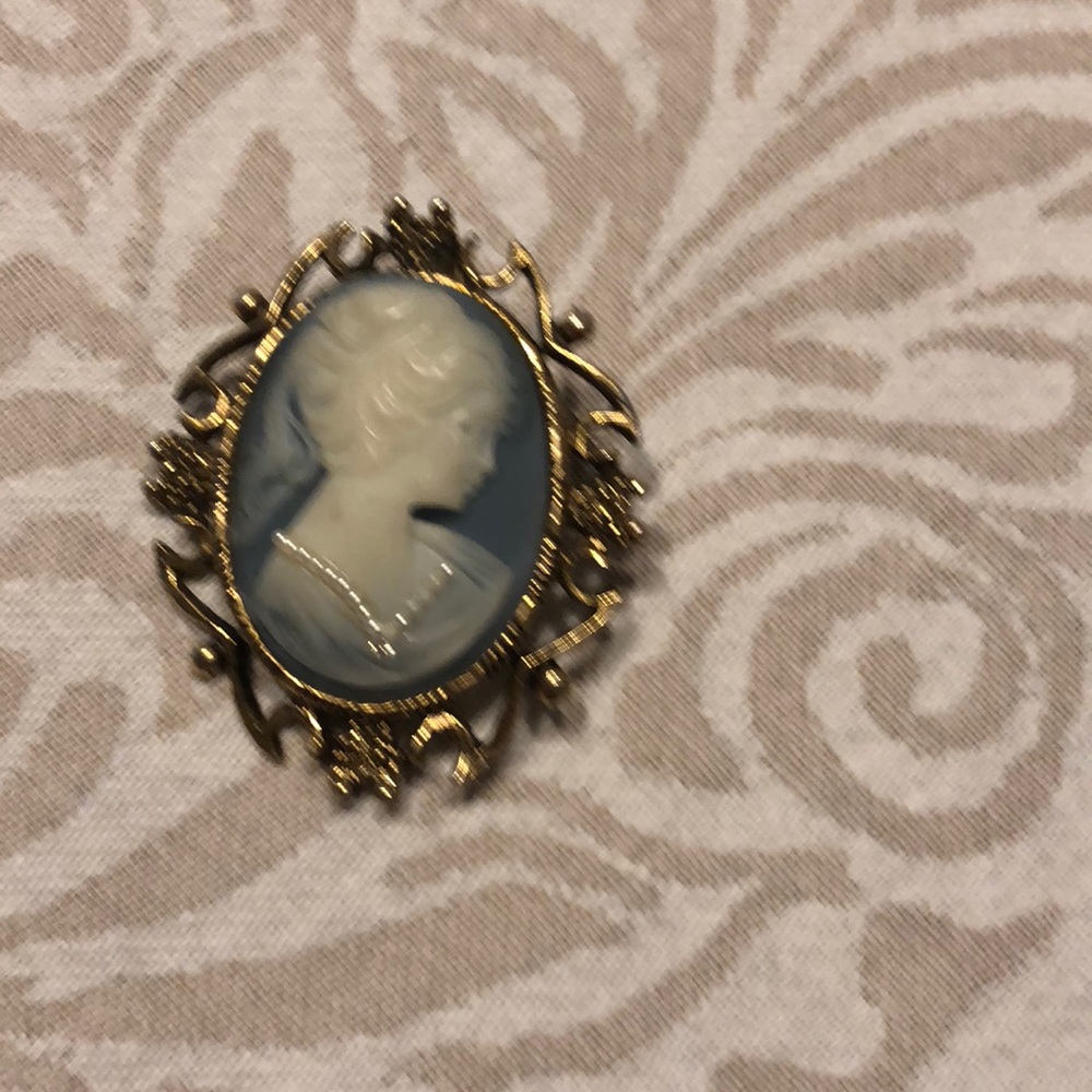 Brooch - Picture 2 of 5